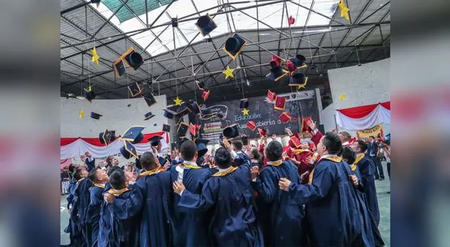 Internos graduados fueron acompañados por sus familiares