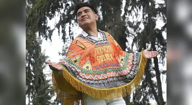 Juancito Guerra cantó el 2017 en Washington Juancito Guerra cantó el 2017 en Washington