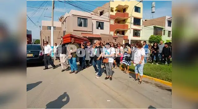 joven electrocutada debido a la negligencia laboral en McDonald's es trasladada al parque del Recuerdo en el Callao joven electrocutada debido a la negligencia laboral en McDonald's es trasladada al parque del Recuerdo en el Callao