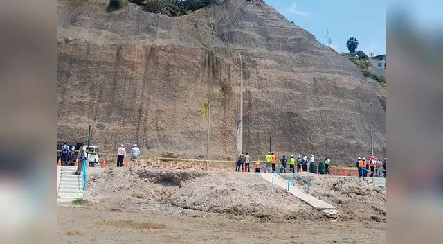 Deslizamiento de piedras y rocas en la Costa Verde
