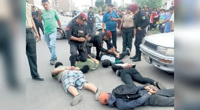 PNP frustra asalto en Los Olivos PNP frustra asalto en Los Olivos