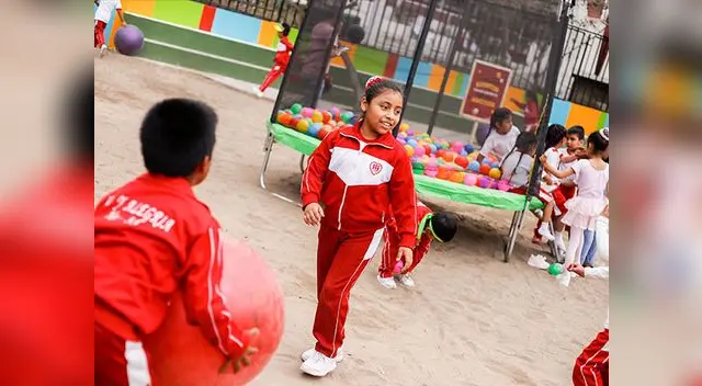 Colegio Fe y Alegría recibió patio remodelado