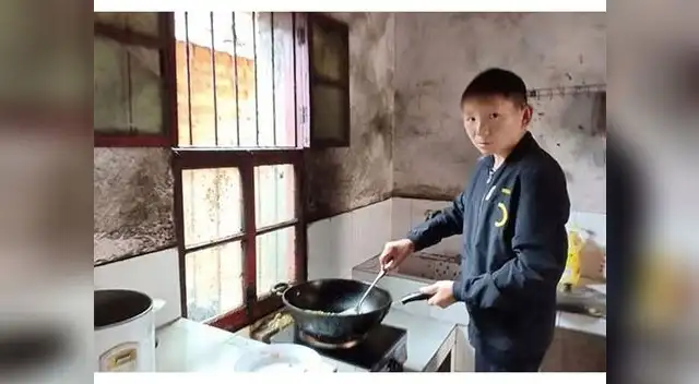 Hombre sufrió un accidente y debido a eso se ve como un niño