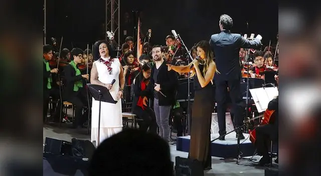 Ezio Oliva, Eva Ayllón y Anna Carina Copello adelanta la Navidad con show Ezio Oliva, Eva Ayllón y Anna Carina Copello adelanta la Navidad con show