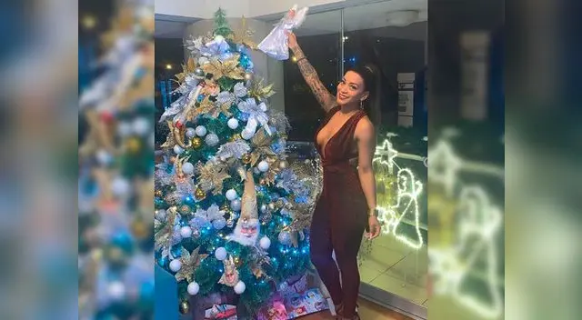 La líder de Son Tentación, Paula Arias, posó junto al árbol navideño y dejó ver su buen cuerpo La líder de Son Tentación, Paula Arias, posó junto al árbol navideño y dejó ver su buen cuerpo