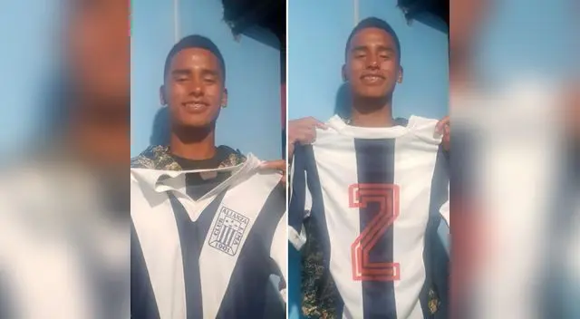 Kluivert Aguilar  posa orgulloso con la camiseta que le regaló Jaime Duarte