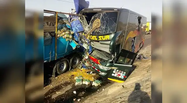 El bus de la empresa Cruz del Sur habría volteado una curva sin percatarse del tráiler que venía en sentido contrario El bus de la empresa Cruz del Sur habría volteado una curva sin percatarse del tráiler que venía en sentido contrario
