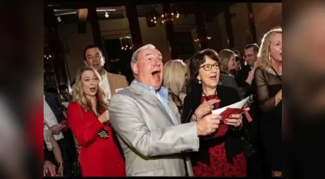 Empresa felicita a empleados con 10 millones de dolares [VIDEO]