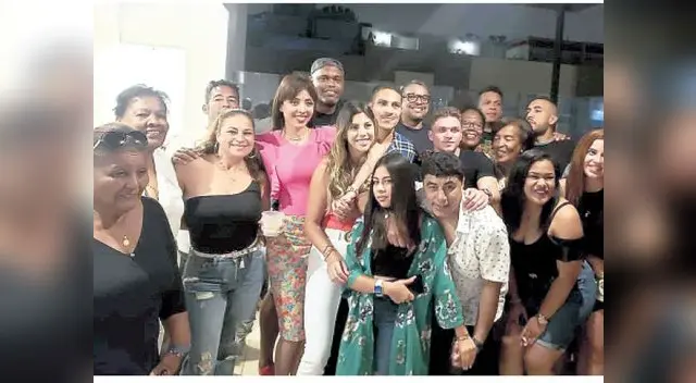 Ojiverde festejó la Navidad con la familia del Depredador en nuestra capital. Jefferson Farfán y su hija también estuvieron en la reunión