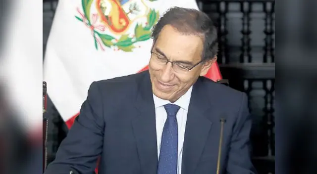 Presidente Martín Vizcarra aumenta sueldo a alcaldes Presidente Martín Vizcarra aumenta sueldo a alcaldes