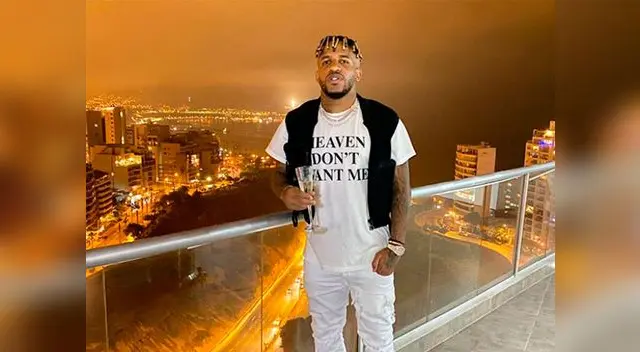 Jefferson Farfán cuenta los días para el estreno de su película "El 10 de la calle" Jefferson Farfán cuenta los días para el estreno de su película "El 10 de la calle"