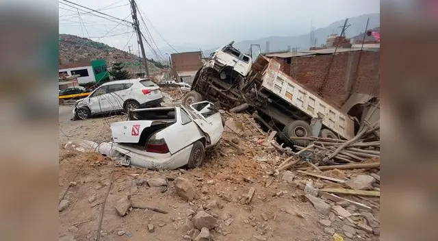 Pesada unidad provocó varios destrozos