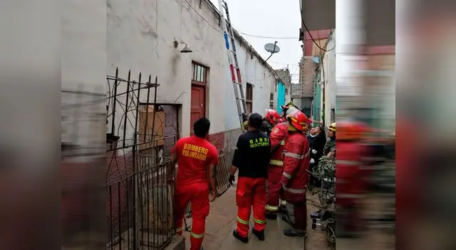 Bomberos acudieron al lugar para prestar auxilio