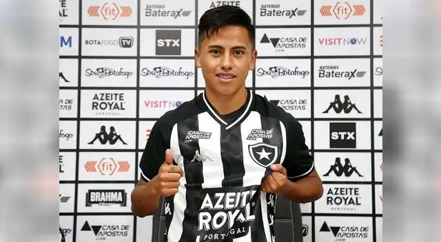 Alexander Lecaros ya luce la camiseta de su nuevo equipo, Botafogo de Brasil