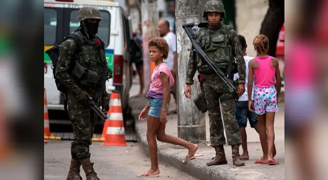 Su padre la trasladó rápidamente al hospital entre sus brazos, pero lamentablemente falleció