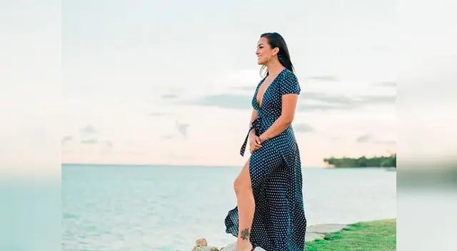 La cantante Daniela Darcourt viene deleitando a sus miles de seguidores con sexy fotografía en Instagram