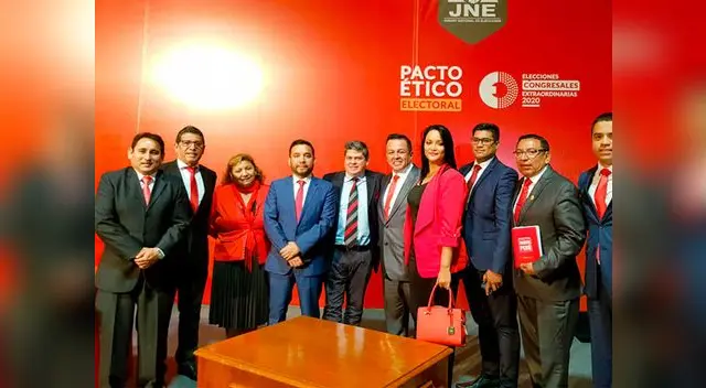 El grupo político Vamos Perú fue creado en el año 2013 