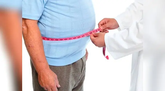 El afiche indica que la duración del programa es de cuatro meses