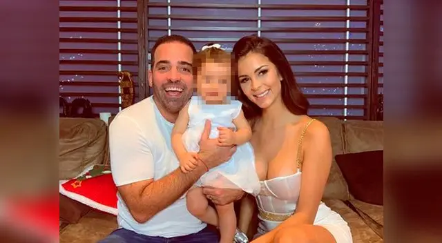 Laura Spoya se desvive de amor por su pequeña hija, quien también fue bautizada Laura Spoya se desvive de amor por su pequeña hija, quien también fue bautizada