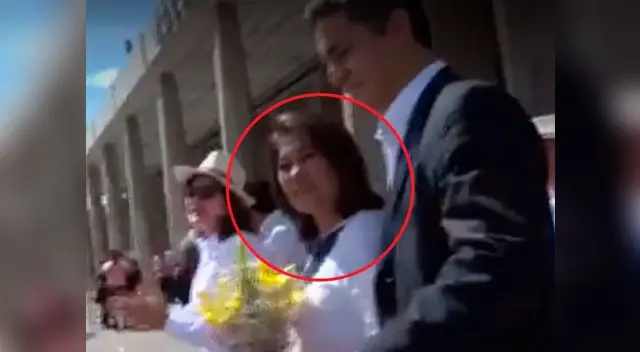 Martha Chavez en aeropuerto Velasco Astete Martha Chavez en aeropuerto Velasco Astete