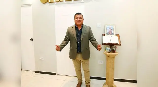 Clavito y su chela dejaría los escenarios y a sus seguidores para establecerse como un digno representante en el Congreso