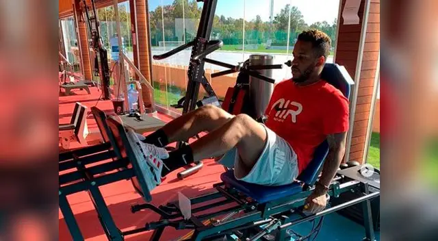Jefferson Farfán alista su regreso a la selección peruana en marzo Jefferson Farfán alista su regreso a la selección peruana en marzo