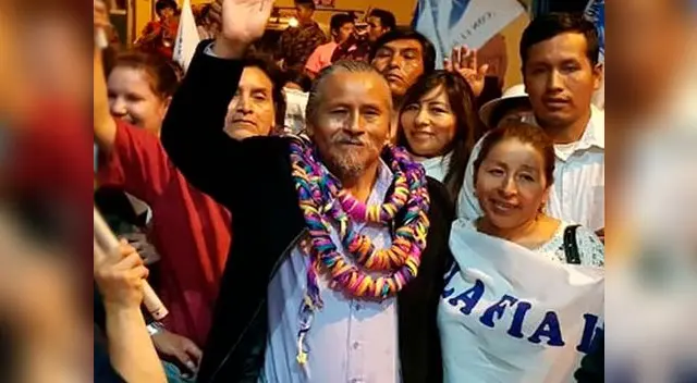 Raúl Machaca durante celebraciones por exitosa campaña