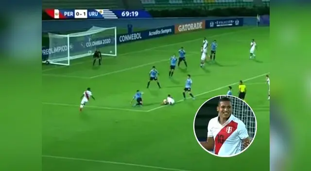 El atacante nacional ingresó con peligro al área uruguaya El atacante nacional ingresó con peligro al área uruguaya