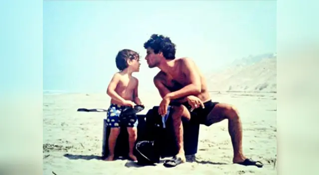 Lo considera un compañero. Lo considera un compañero.