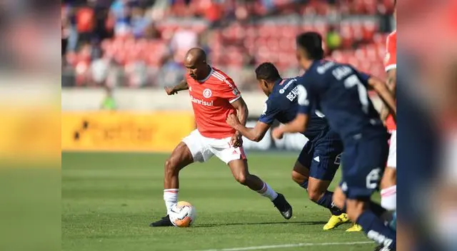 U. de Chile e Inter de Porto Alegre disputaron un intenso partido en el Nacional de Santiago | Foto: @SCInternacional U. de Chile e Inter de Porto Alegre disputaron un intenso partido en el Nacional de Santiago | Foto: @SCInternacional