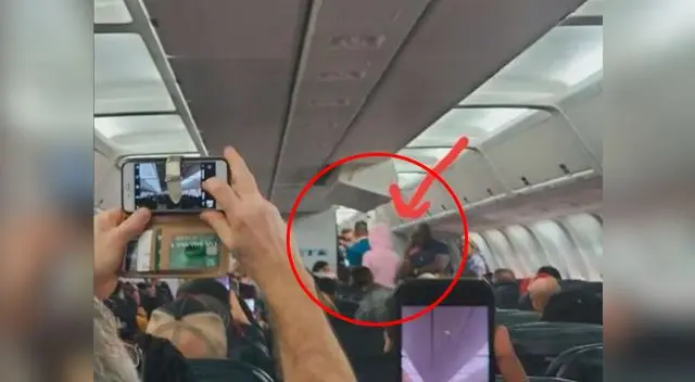 El avión había recorrido casi la mitad de su trayecto de cuatro horas con 243 pasajeros