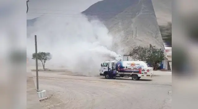 Humareda del camión cisterna Humareda del camión cisterna