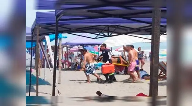 Momento en que uno de lo ahogados es rescatado