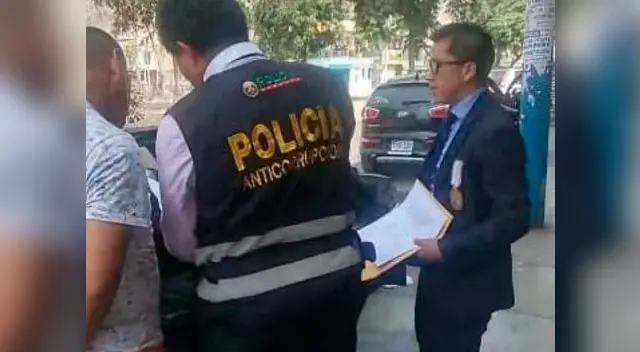 En el operativo realizado por la Fiscalía de la Nación se detuvo a tres policías “coimeros” En el operativo realizado por la Fiscalía de la Nación se detuvo a tres policías “coimeros”