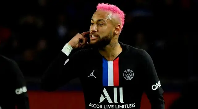 Neymar vuelve a sorprender por lucir un look nunca antes visto