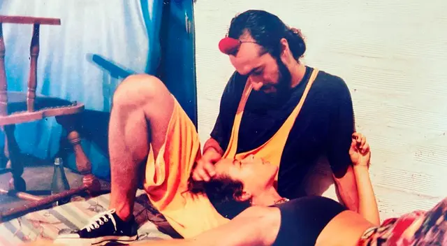 La ama como el primer día.