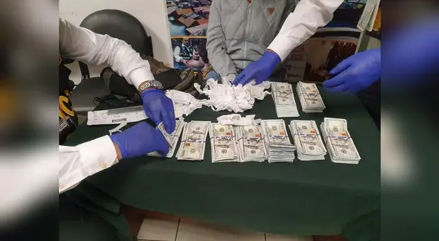 800 billetes en denominación de 100 dólares 800 billetes en denominación de 100 dólares