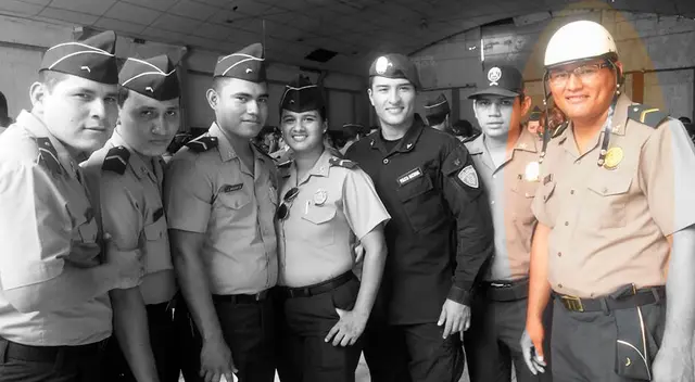 Antony Santillán Ahuanari junto a su promoción PNP. Antony Santillán Ahuanari junto a su promoción PNP.