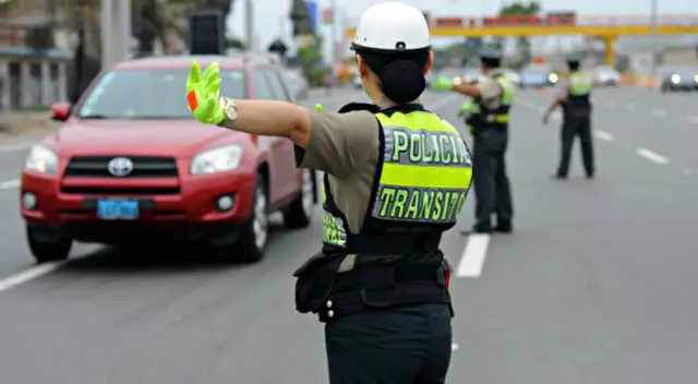 Los trabajadores que están en la calle todo el día deben usar bloqueador solar.