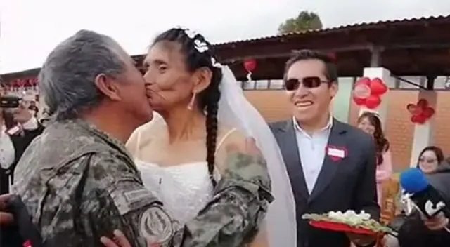 Pareja de anciano se conocieron hace 9 años y se casaron en el asilo de Huancayo Pareja de anciano se conocieron hace 9 años y se casaron en el asilo de Huancayo