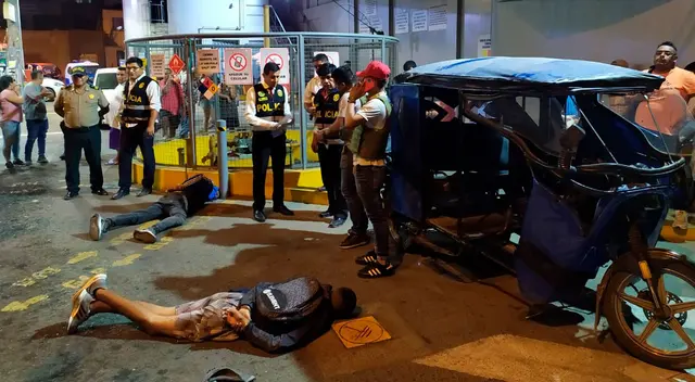 Según las primeras investigaciones, los hampones estarían involucrados en otros asaltos a distintos lugares de Lima-Norte, utilizando siempre la violencia con arma de fuego para hacerce con las propiedades ajenas. Según las primeras investigaciones, los hampones estarían involucrados en otros asaltos a distintos lugares de Lima-Norte, utilizando siempre la violencia con arma de fuego para hacerce con las propiedades ajenas.