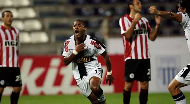 Wilmer Aguirre anotó tres goles en la goleada de Alianza sobre Estudiantes. Wilmer Aguirre anotó tres goles en la goleada de Alianza sobre Estudiantes.