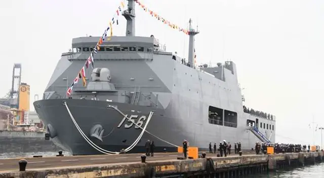 Marina de Guerra del Perú lleva ayuda humanitaria a pobladores de la región de La Libertad Marina de Guerra del Perú lleva ayuda humanitaria a pobladores de la región de La Libertad