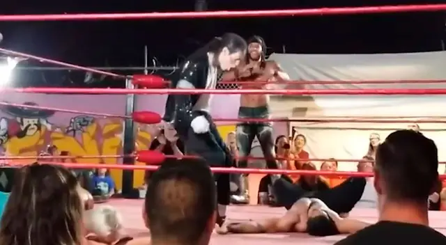 Hombre se viste como Michael Jackson para pelear Hombre se viste como Michael Jackson para pelear