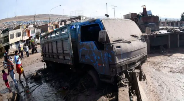 Ministerios realizan trabajo multisectorial en apoyo a damnificados en Tacna.