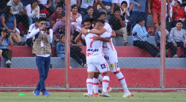 Alianza Lima y Ayacucho FC protagonizaron intenso partido | Foto: DeChalaca/ Edson Ochoa Alianza Lima y Ayacucho FC protagonizaron intenso partido | Foto: DeChalaca/ Edson Ochoa