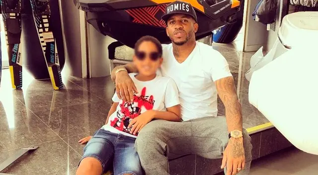 Los hijos de Jefferson Farfán viajaron en compañía de su madre Melissa Klug.