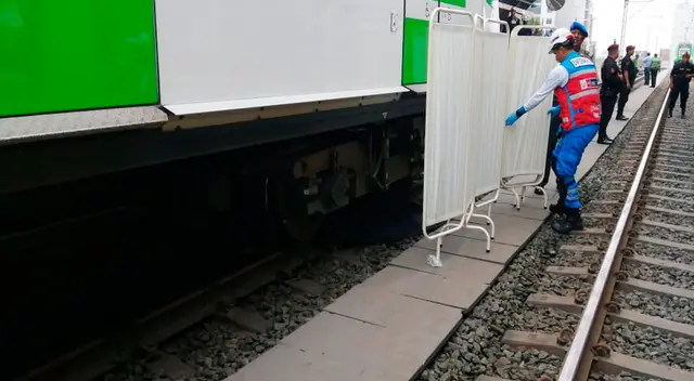 Personal médico atendiendo la emergencia. Personal médico atendiendo la emergencia.