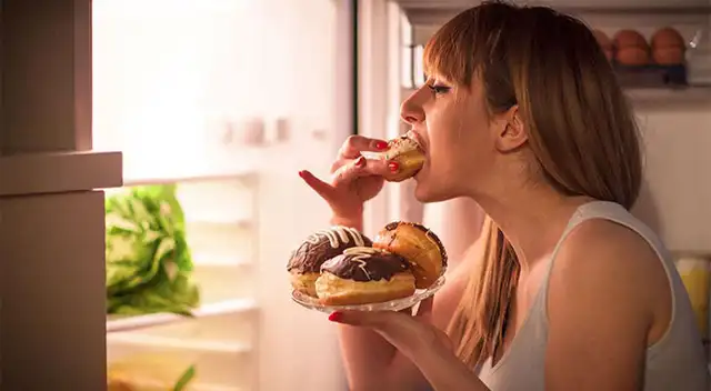 Comer por impulso de estrés o ansiedad es dañino.