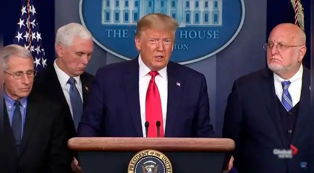 Donald Trump ofreció conferencia de prensa para referirse al primer caso mortal de coronavirus en Estados Unidos.